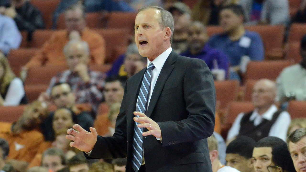 Texas coach Barnes gets win No. 600 over TCU